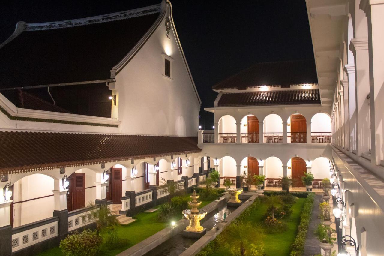 Daroessalam Syariah Heritage Hotel Pasuruan Exterior photo