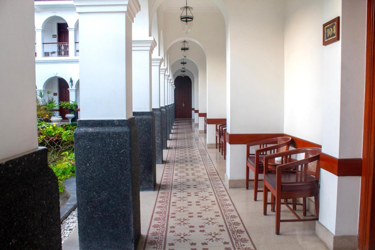 Daroessalam Syariah Heritage Hotel Pasuruan Exterior photo