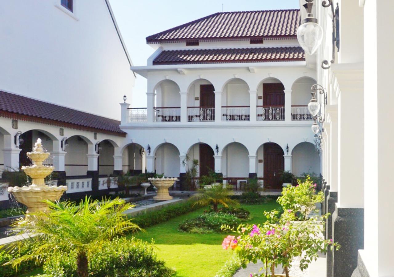 Daroessalam Syariah Heritage Hotel Pasuruan Exterior photo