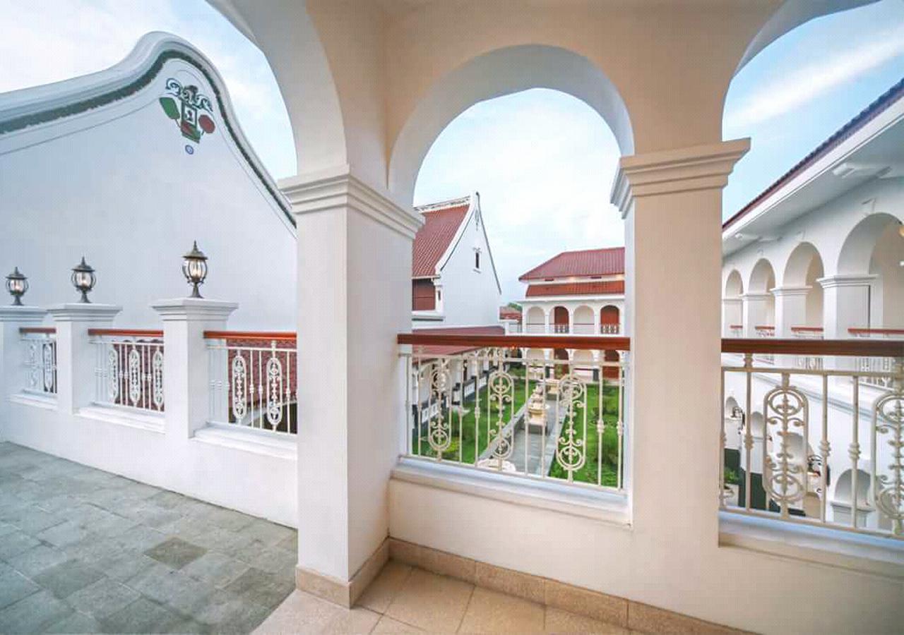 Daroessalam Syariah Heritage Hotel Pasuruan Exterior photo